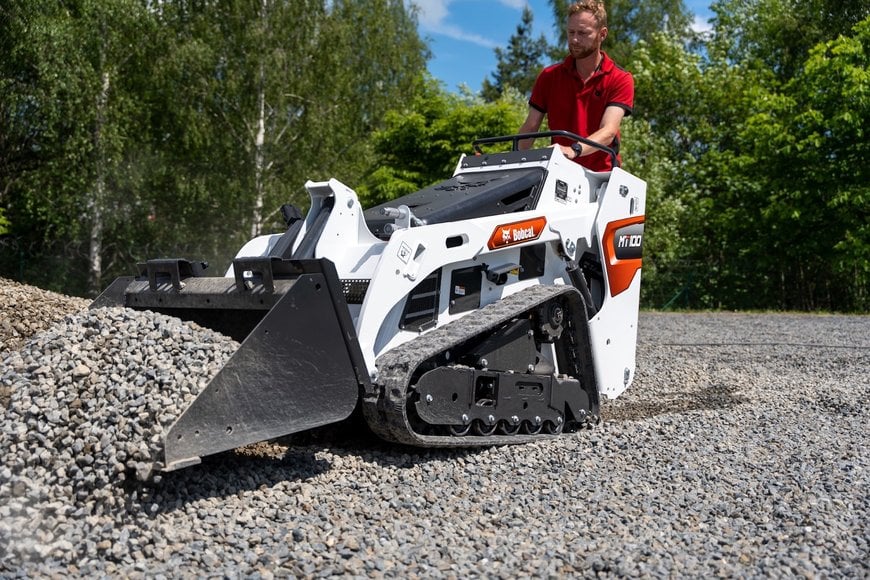 Bobcat lanza la nueva minicargadora de orugas MT100